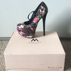 Madison by ShoeDazzle “Roxy” Mary Jane Pumps